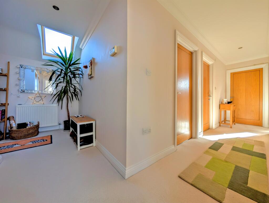 Additional property image - Wallace Avenue, Worthing