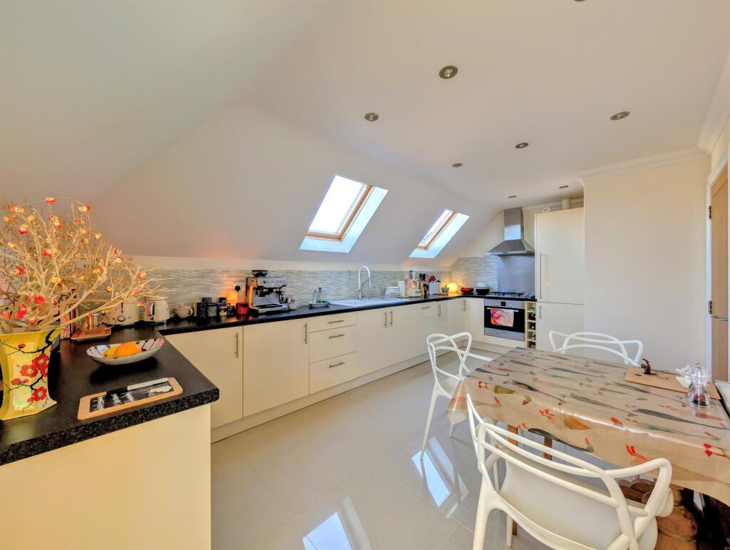 Additional property image - Wallace Avenue, Worthing