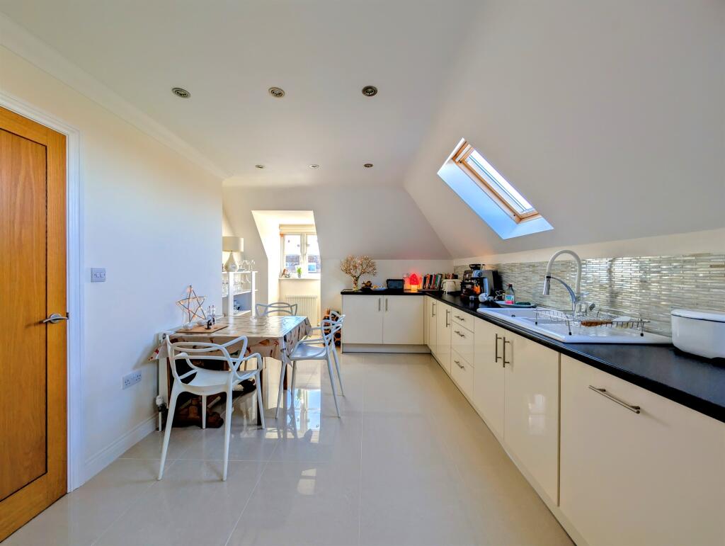 Additional property image - Wallace Avenue, Worthing