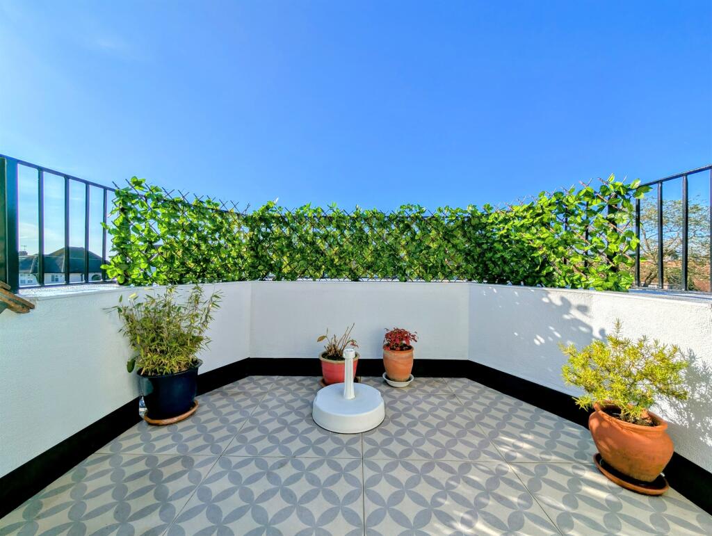 Additional property image - Wallace Avenue, Worthing