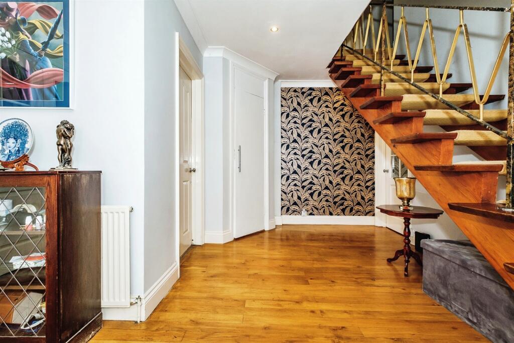 Additional property image - Cleveland Close, Worthing
