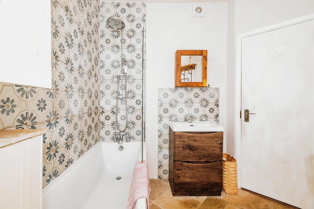 Additional property image - The Boulevard, Goring-By-Sea, Worthing