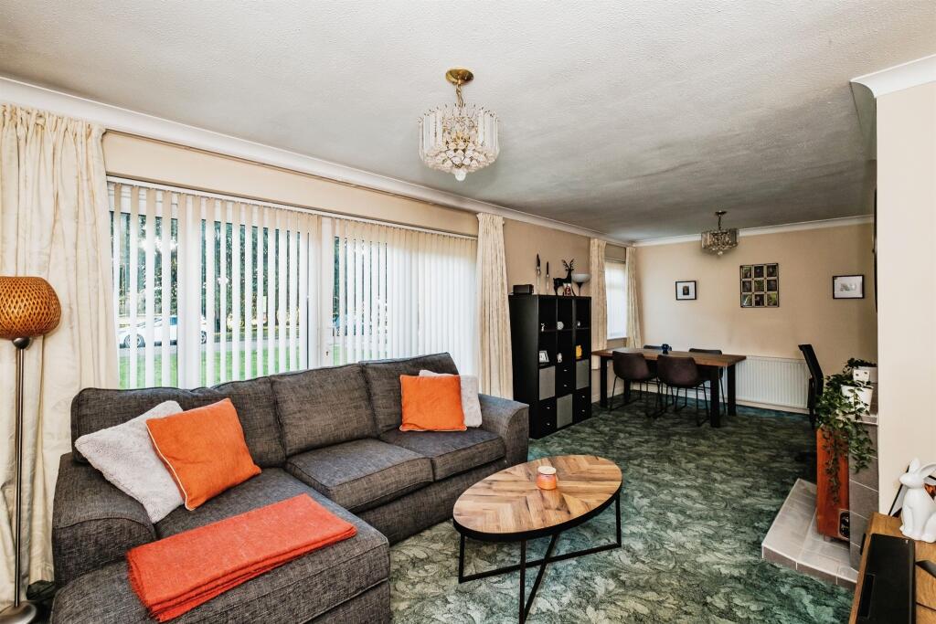 Additional property image - Fernhurst Drive, Goring-By-Sea, Worthing