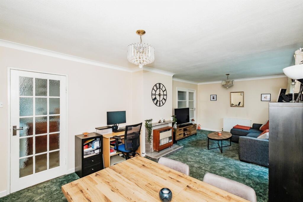 Additional property image - Fernhurst Drive, Goring-By-Sea, Worthing