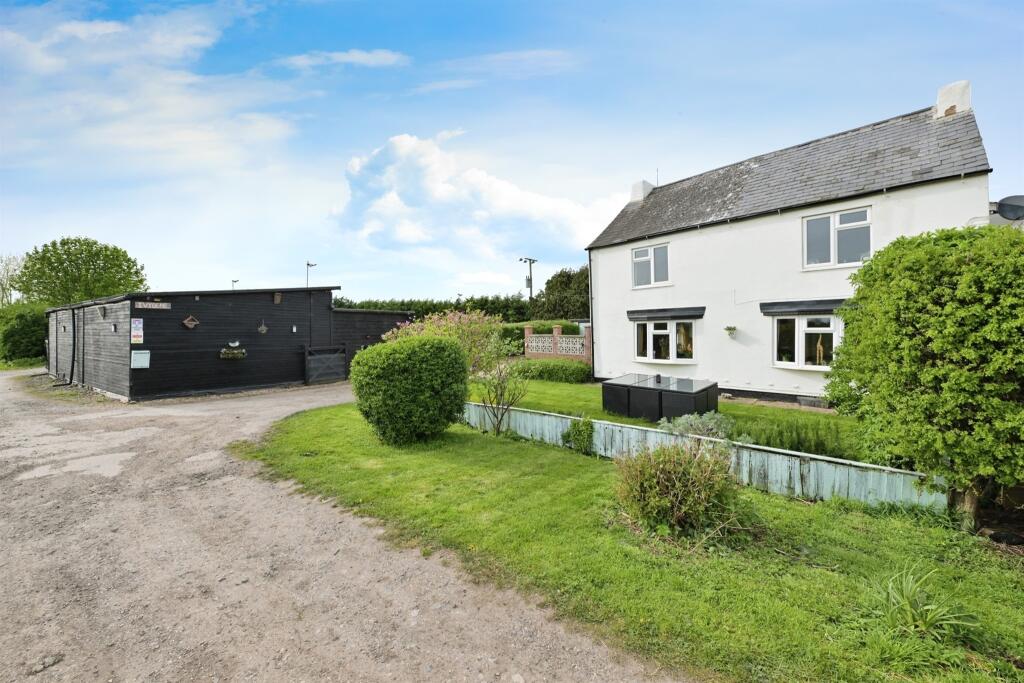 Equestrian facility for sale in Doddington Road, Chatteris, PE16