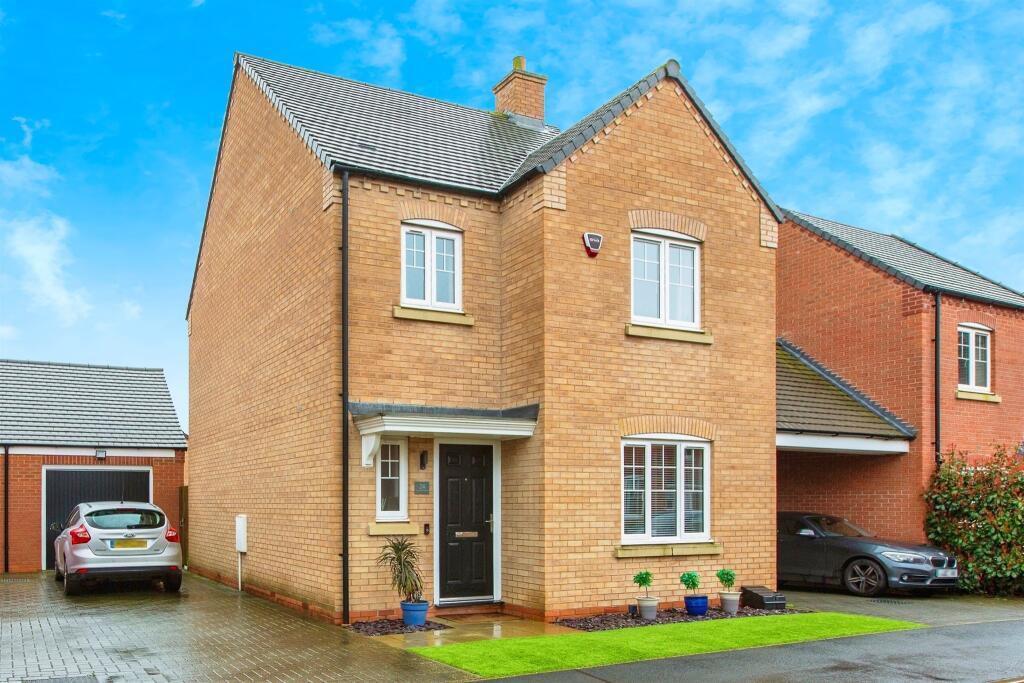 3 bedroom link detached house for sale in Kelmarsh Avenue, Raunds, NN9