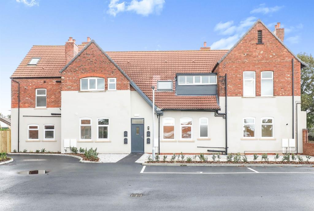 2 bedroom apartment for sale in Hunter Grove, Torworth, Retford, DN22