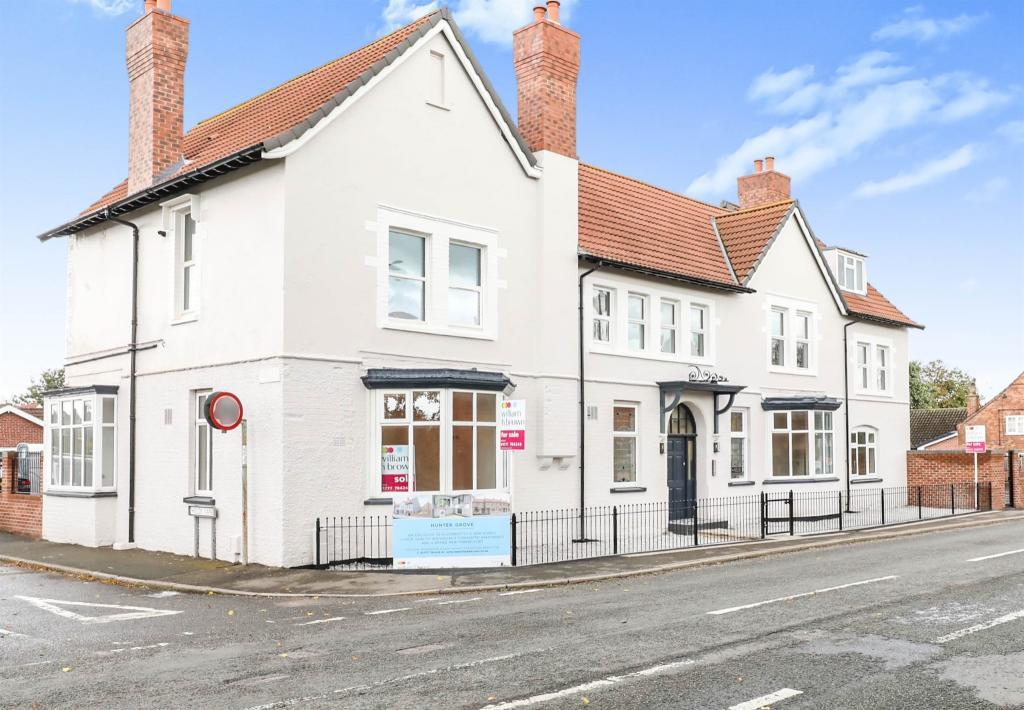 2 bedroom apartment for sale in Hunter Grove, Torworth, Retford, DN22