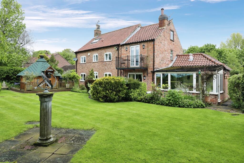 4 bedroom character property for sale in Low Holland Lane, SturtonLe