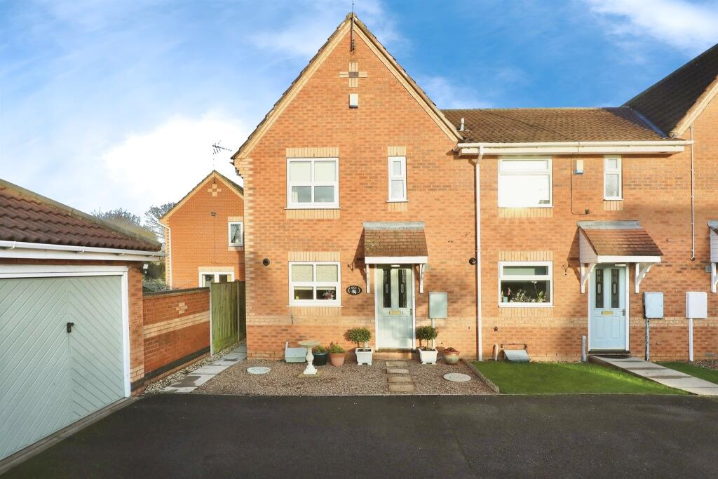 3 bedroom end of terrace house for sale in Thoresby Way, Retford, DN22