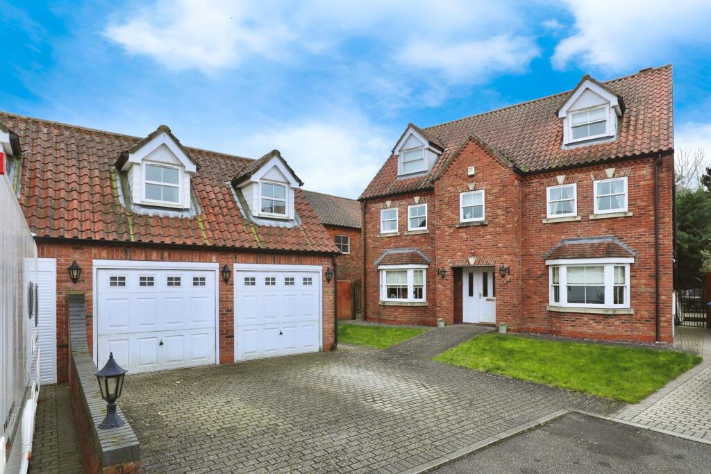 5 bedroom detached house for sale in Blue Bell Court, Ranskill, Retford