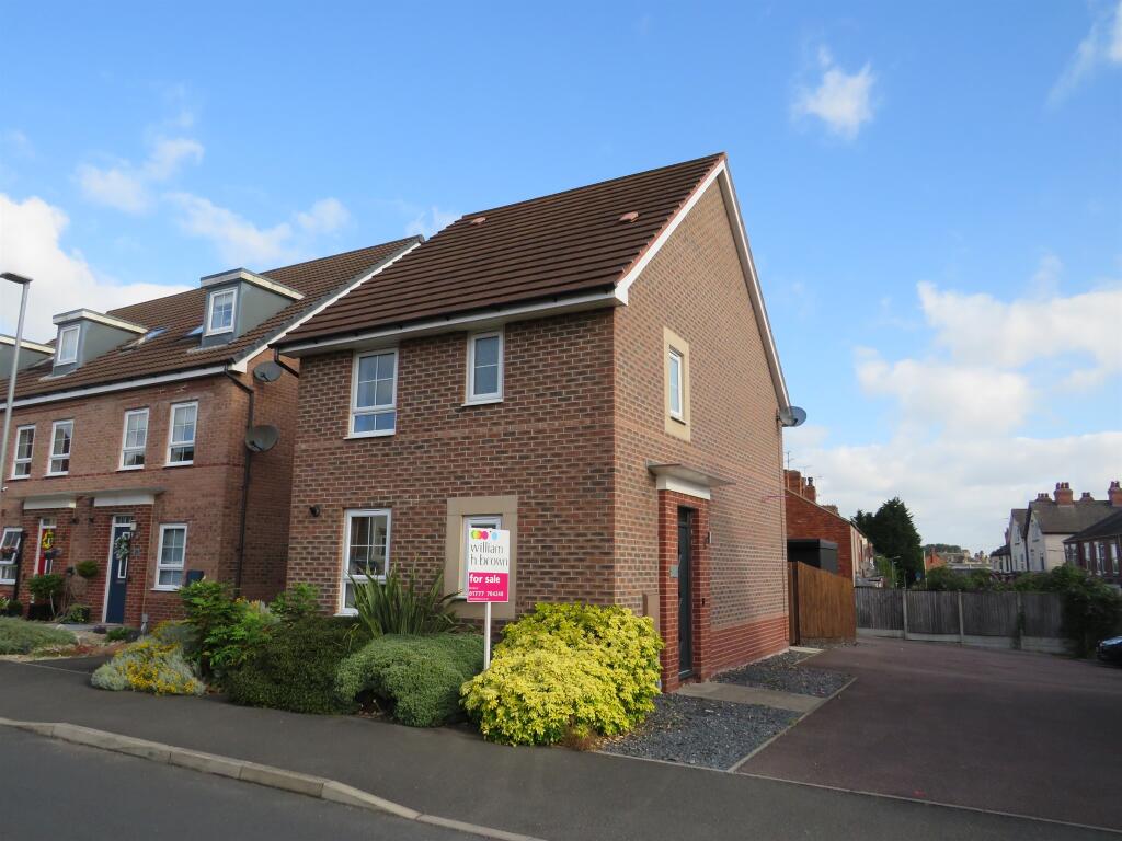3 bedroom detached house for sale in Edgbaston Drive, Retford, DN22