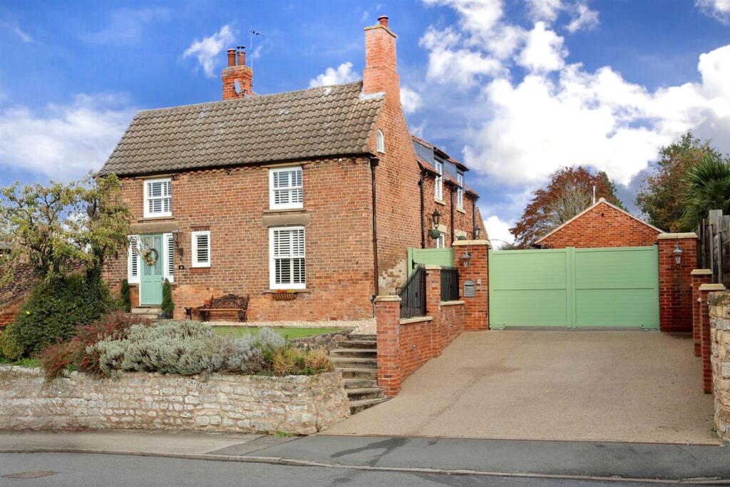 Main image of property: Eldon Street, Tuxford, Newark