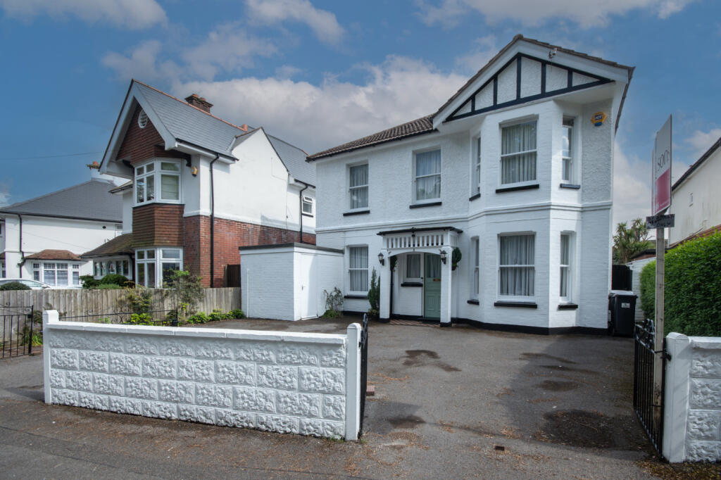 4 bedroom detached house for sale in Fitzharris Avenue, Bournemouth, BH9