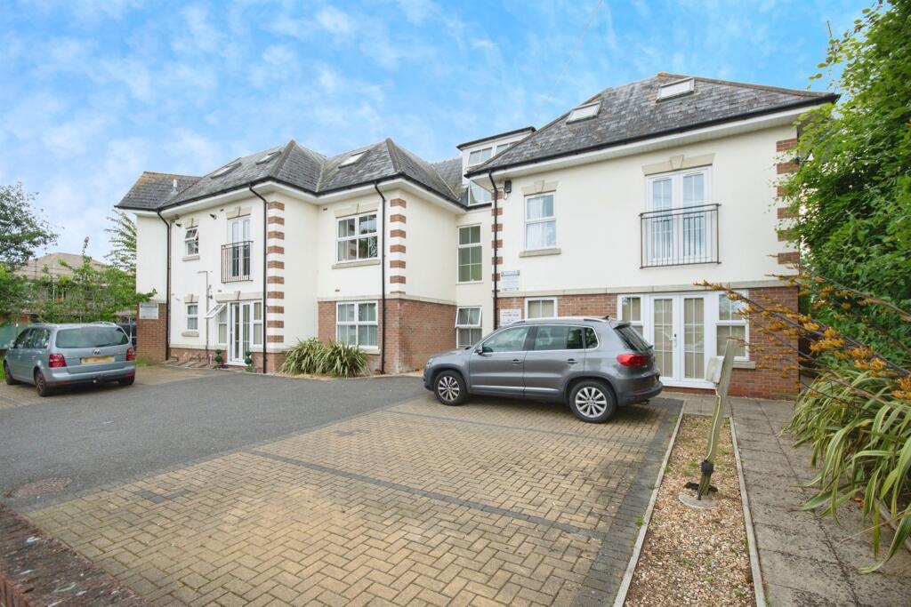 1 bedroom apartment for sale in Charminster Avenue, Bournemouth, BH9