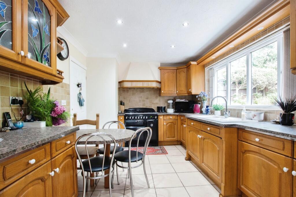 Additional property image - Queens Park Avenue, BOURNEMOUTH