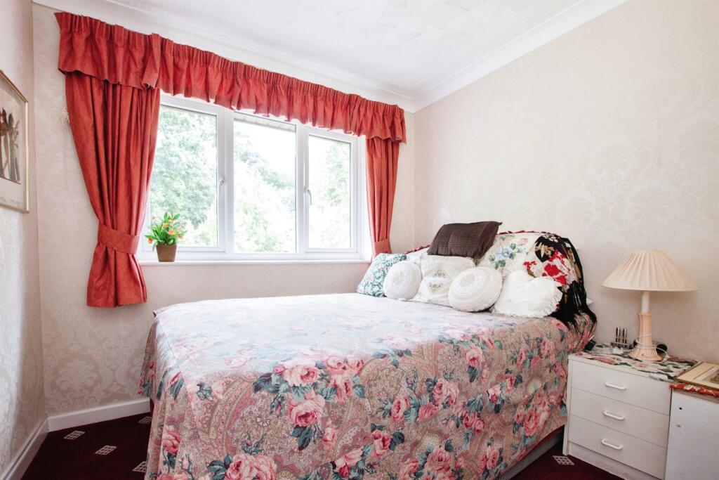 Additional property image - Queens Park Avenue, BOURNEMOUTH