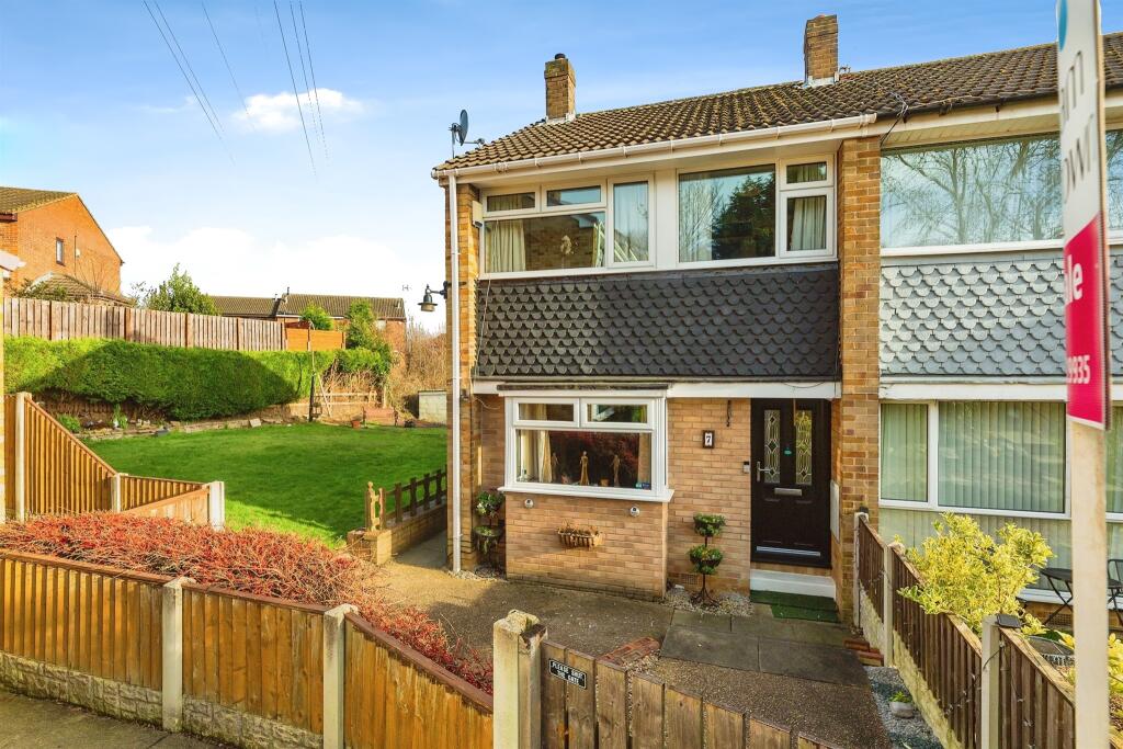 3 bedroom semidetached house for sale in Bradgate Place, Rotherham, S61