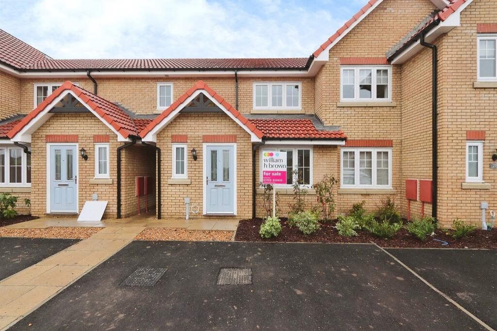 2 bedroom town house for sale in Milton Drive, Thorpe Hesley, Rotherham