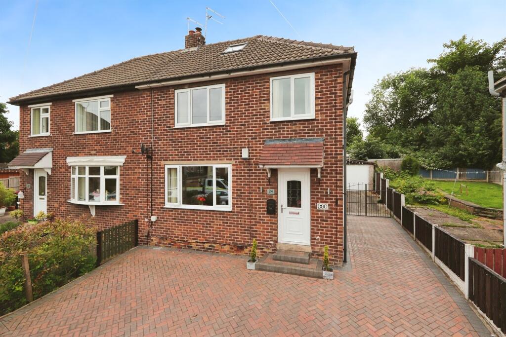 4 bedroom semidetached house for sale in Willow Avenue, Rawmarsh