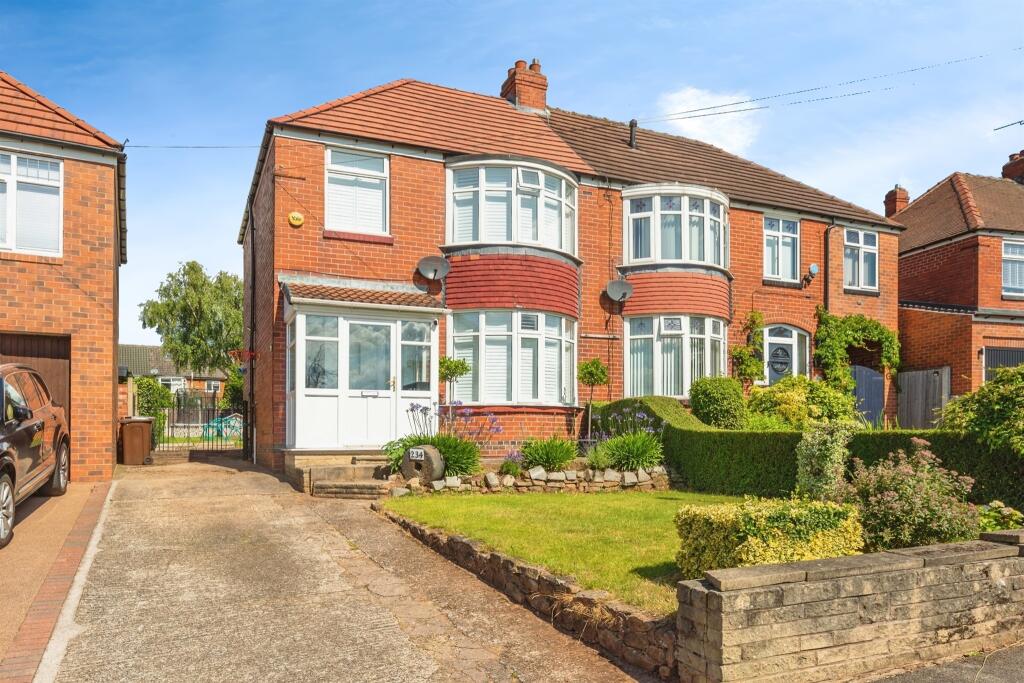3 bedroom semidetached house for sale in East Bawtry Road, Rotherham, S60