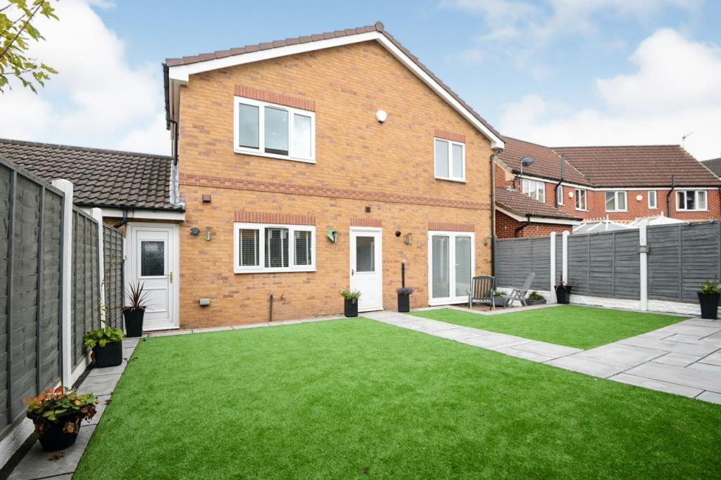 3 bedroom detached house for sale in Malvern Way, Sunnyside, Rotherham, S66