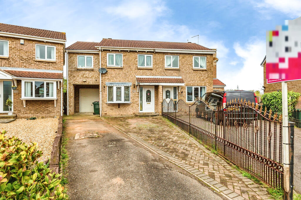 3 bedroom semidetached house for sale in Rose Hill Avenue, Rawmarsh