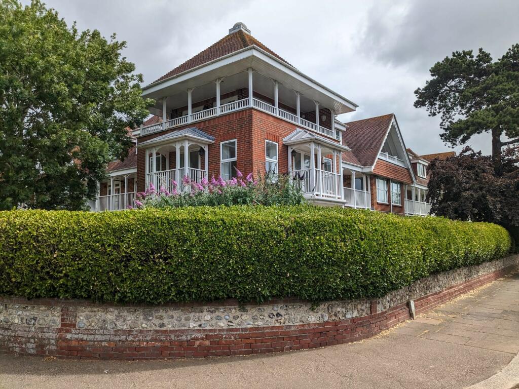 2 bedroom apartment for sale in Cissbury Road, Worthing, BN14