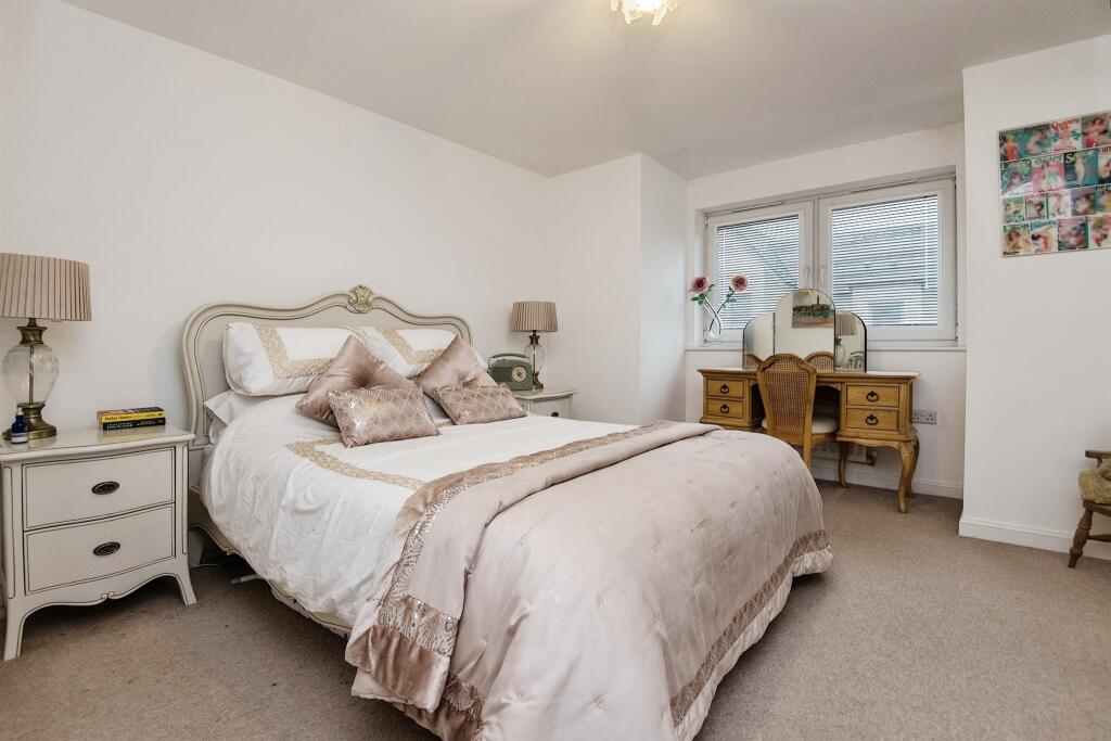 4 bedroom detached house for sale in Churchill Rise, Axminster, EX13