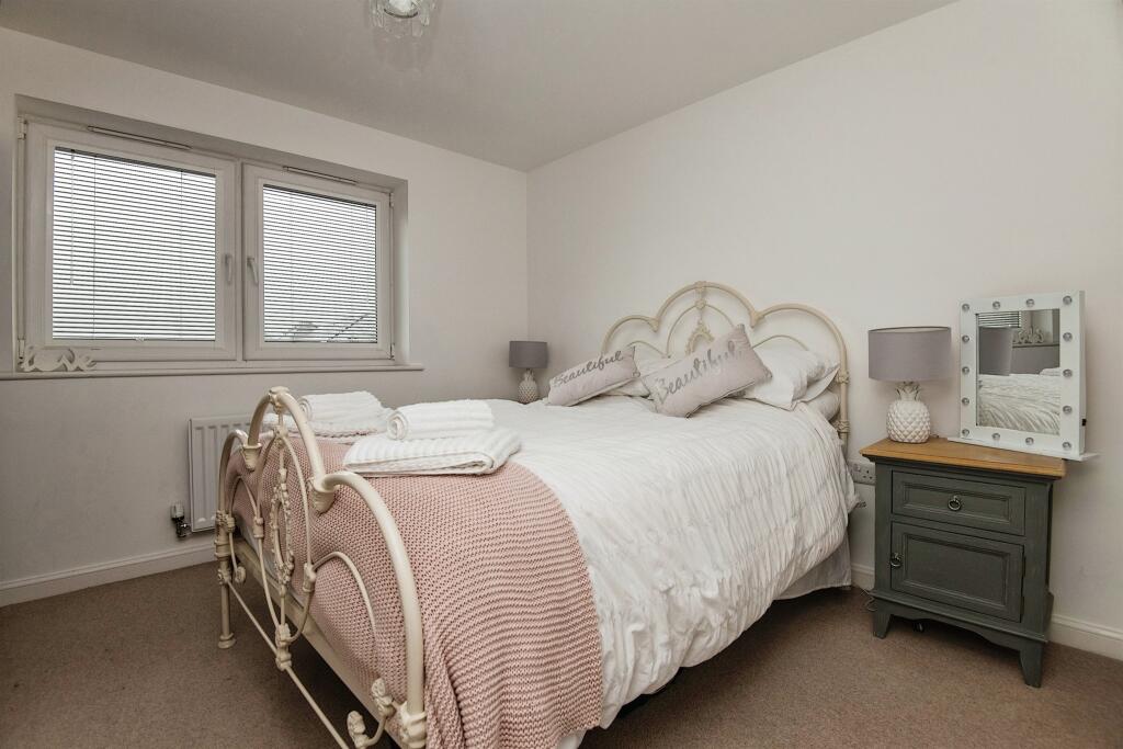 4 bedroom detached house for sale in Churchill Rise, Axminster, EX13