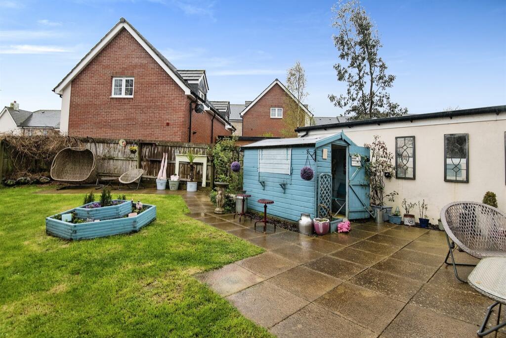 4 bedroom detached house for sale in Churchill Rise, Axminster, EX13