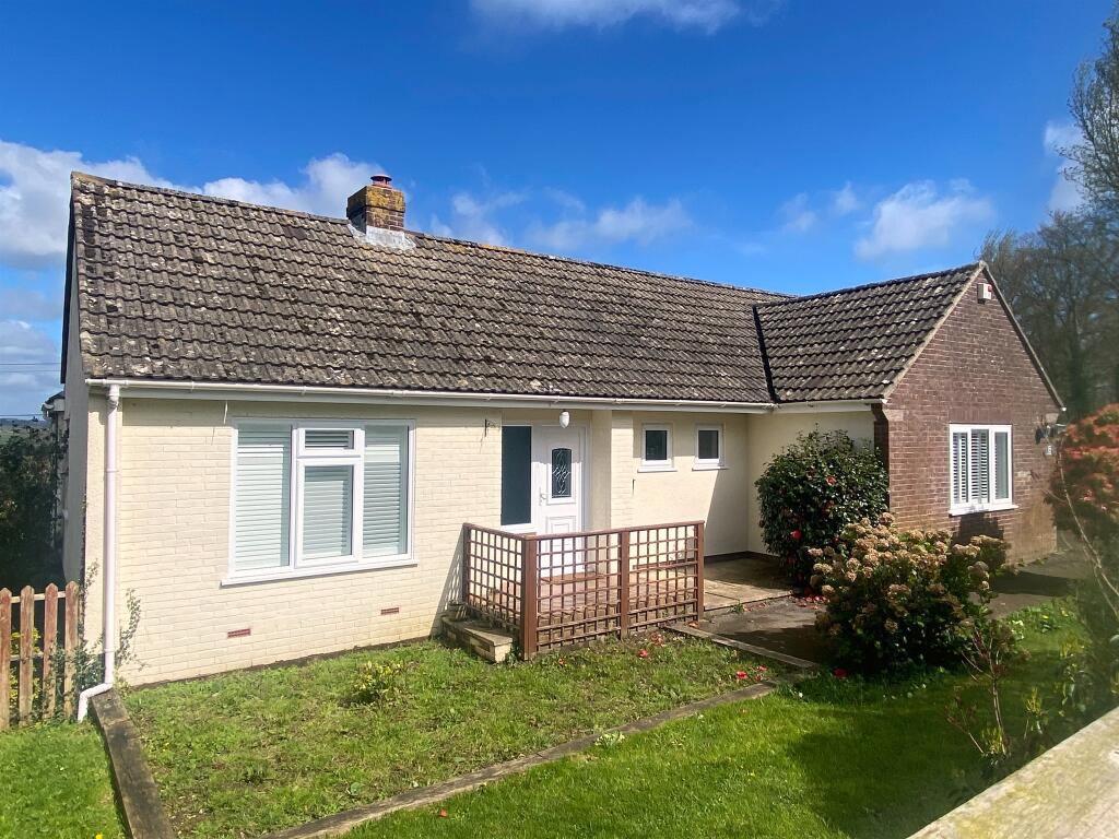 2 bedroom detached house for sale in Gate Close, Hawkchurch, Axminster
