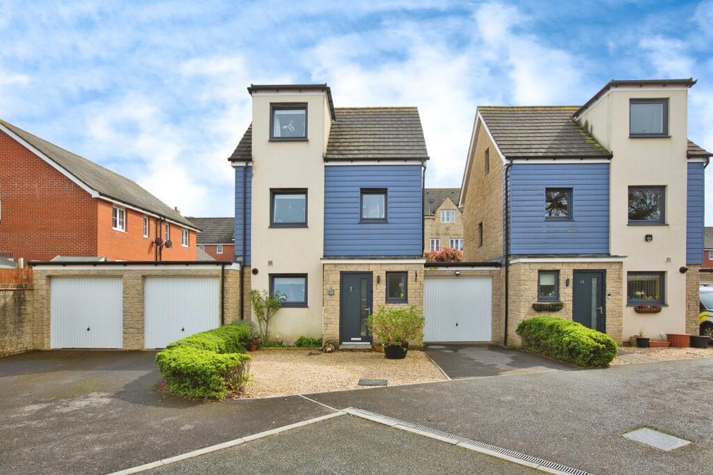 3 bedroom link detached house for sale in Petre Street, Axminster, EX13