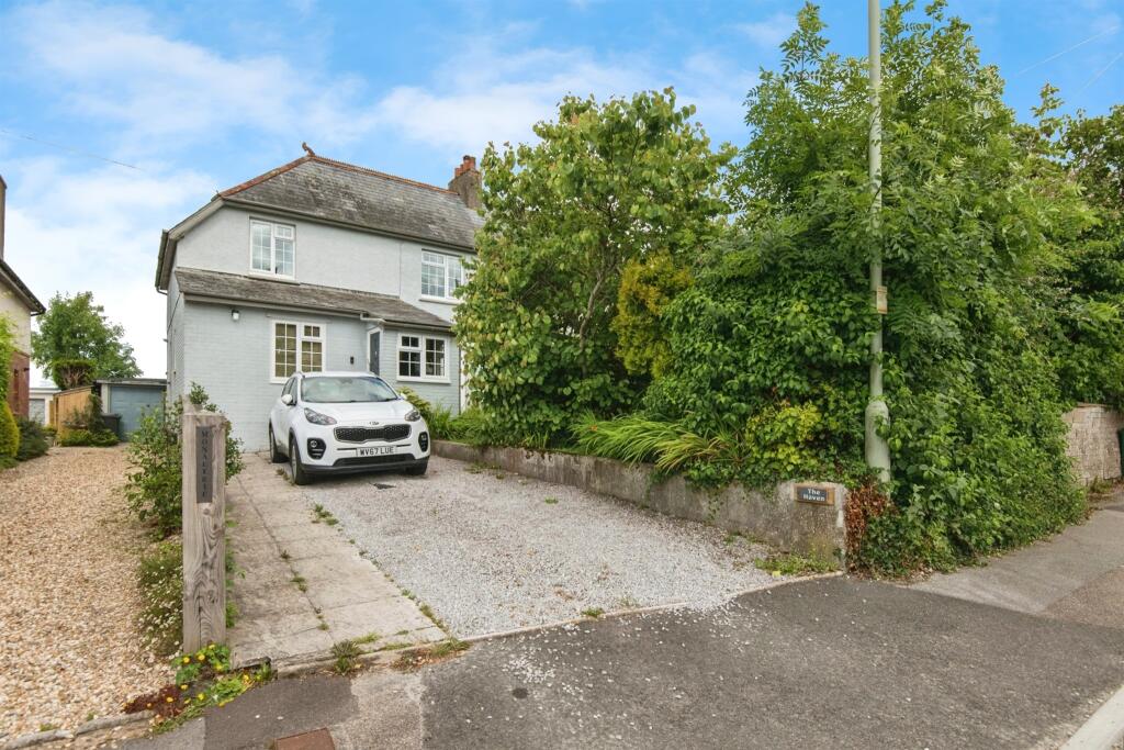 3 bedroom semidetached house for sale in Lyme Road, Axminster, EX13