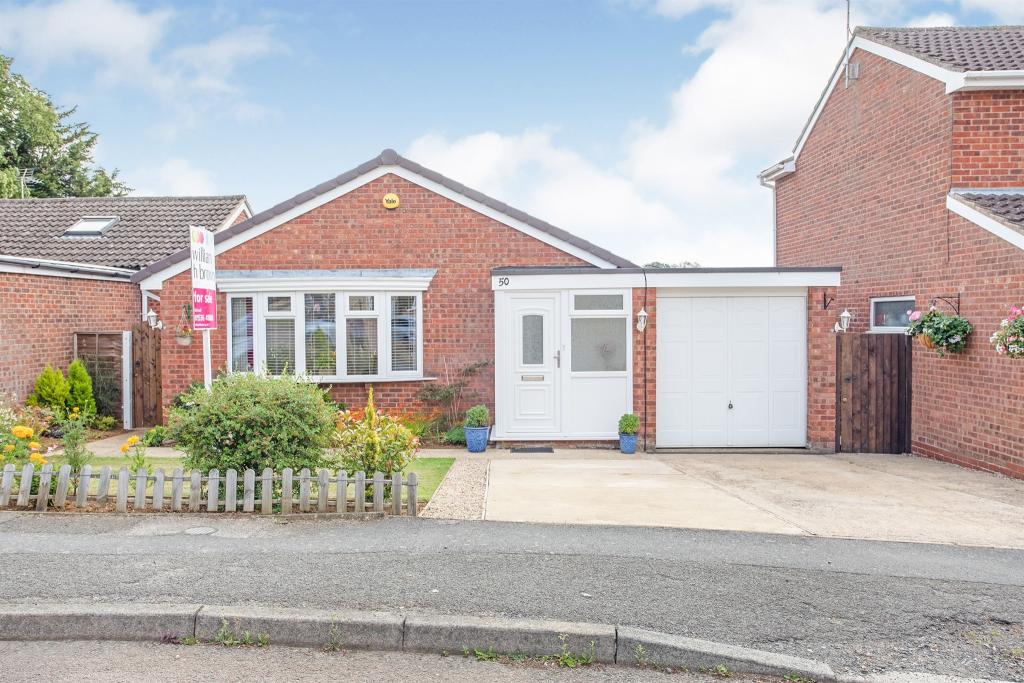 3 Bedroom Detached Bungalow For Sale In Broadlands Desborough