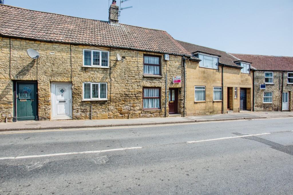 2 bedroom terraced house for sale in South Street, Crewkerne, TA18