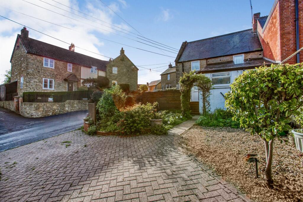 Main image of property: Middle Street, Misterton, Crewkerne