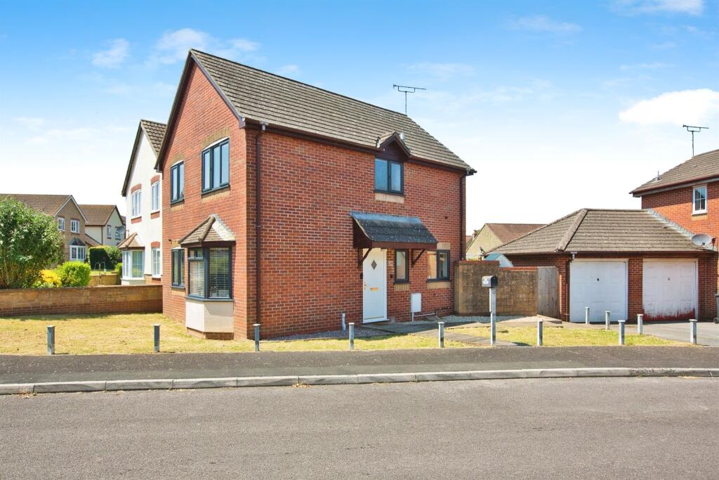 4 bedroom detached house for sale in Packers Way, Misterton, Crewkerne