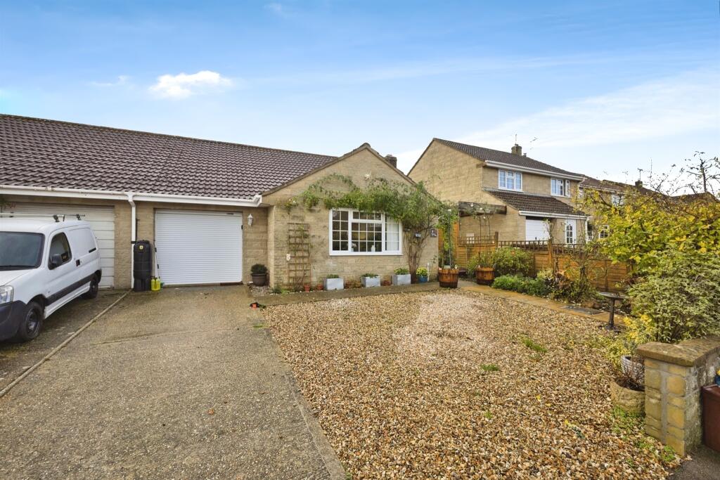 Main image of property: Packers Way, Misterton, Crewkerne