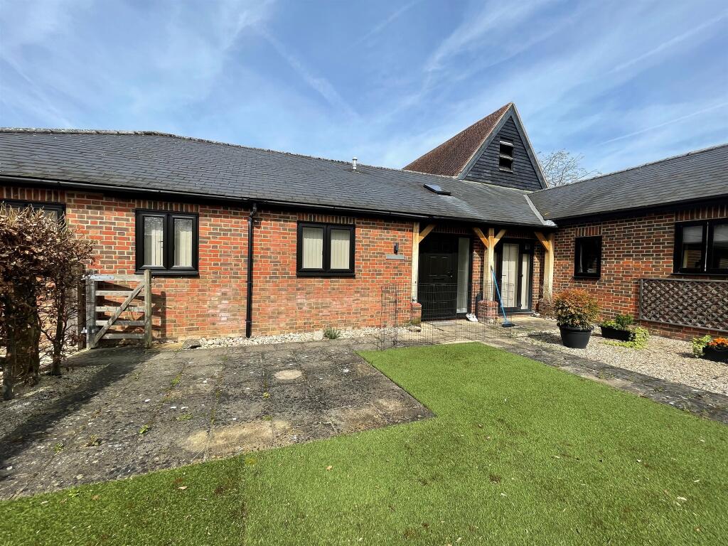 2 bedroom semidetached house for sale in Church End, Barley, Royston, SG8