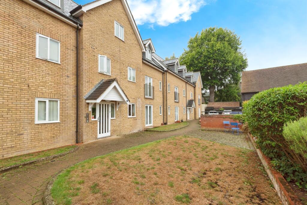 Main image of property: Kneesworth Street, Royston