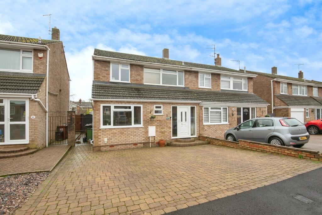 Main image of property: Snells Mead, Buntingford