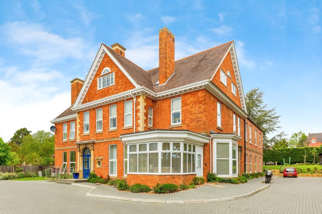 2 bedroom apartment for sale in Hayway, Rushden, NN10