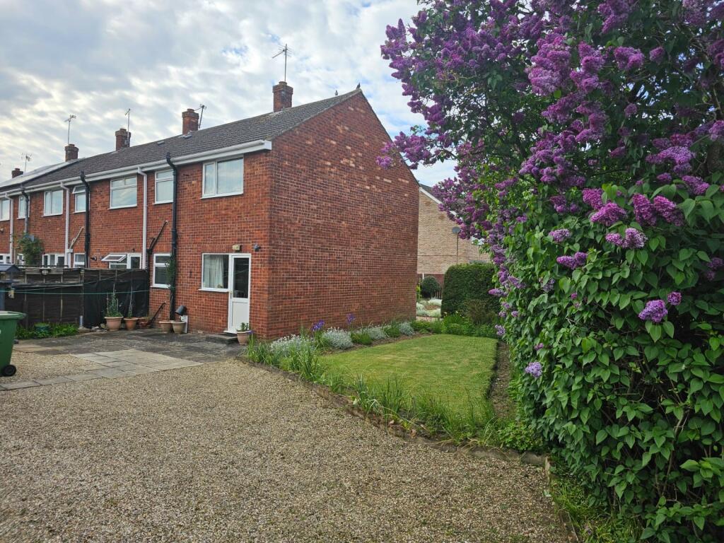2 bedroom end of terrace house for sale in Byfield Road, Scunthorpe, DN17