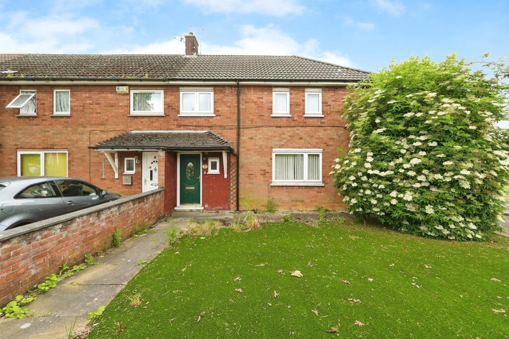 3 bedroom end of terrace house for sale in Caenby Road, Scunthorpe, DN17