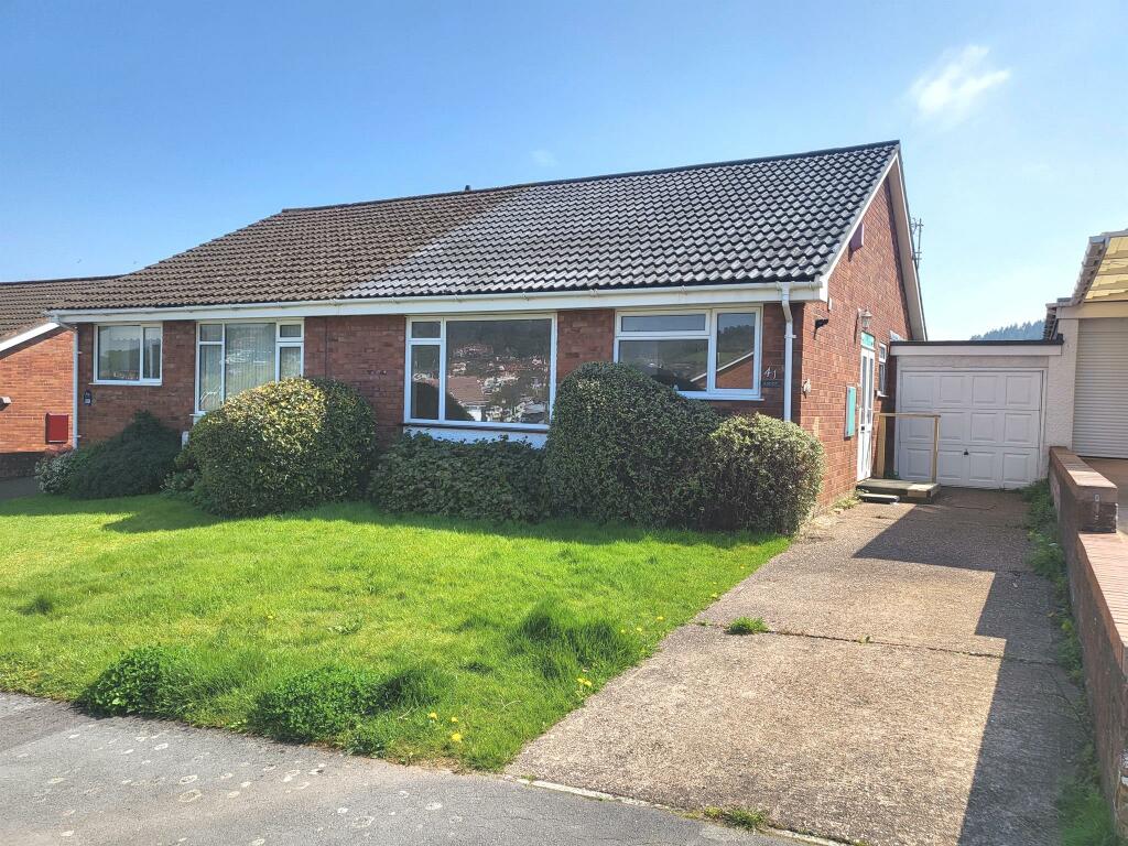 2 bedroom semidetached bungalow for sale in West Street, Minehead, TA24
