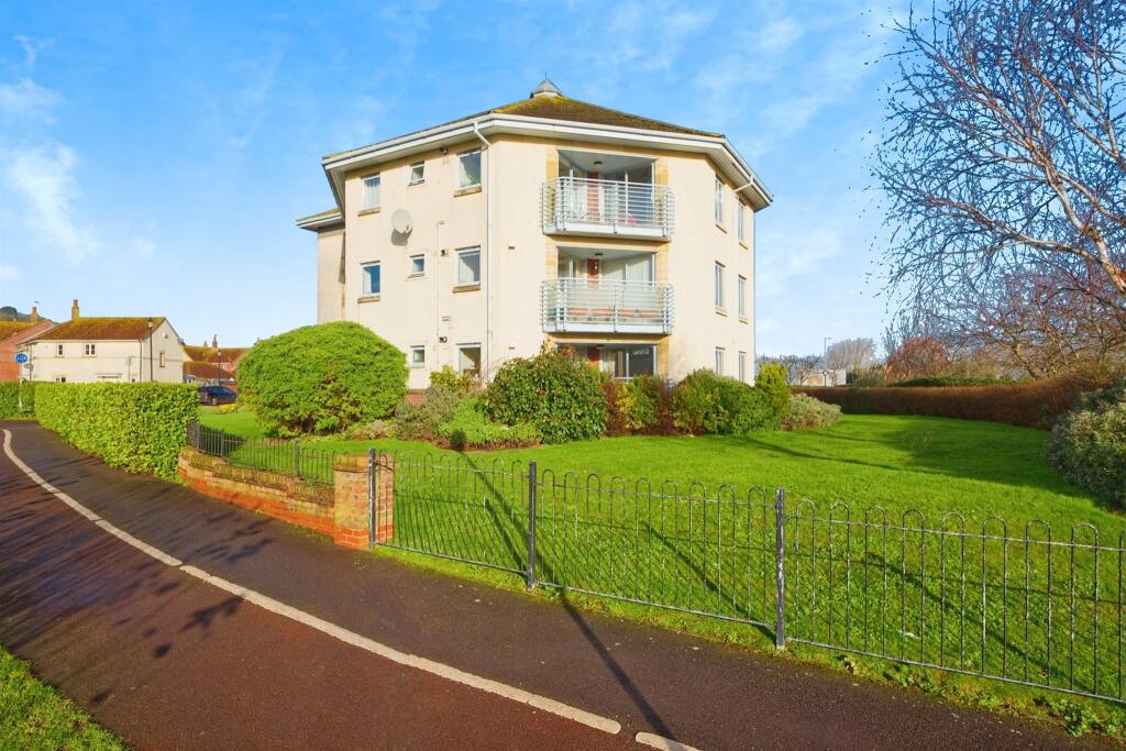 2 bedroom apartment for sale in Trinity Way, Minehead, TA24