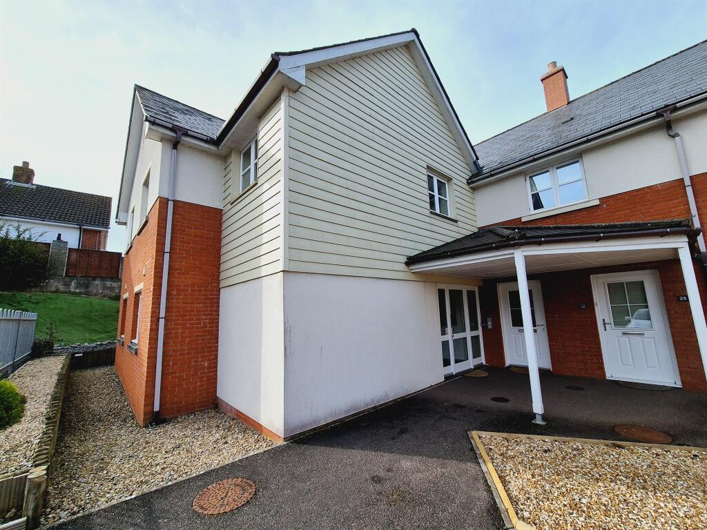 1 bedroom ground floor flat for sale in West Street, Watchet, TA23