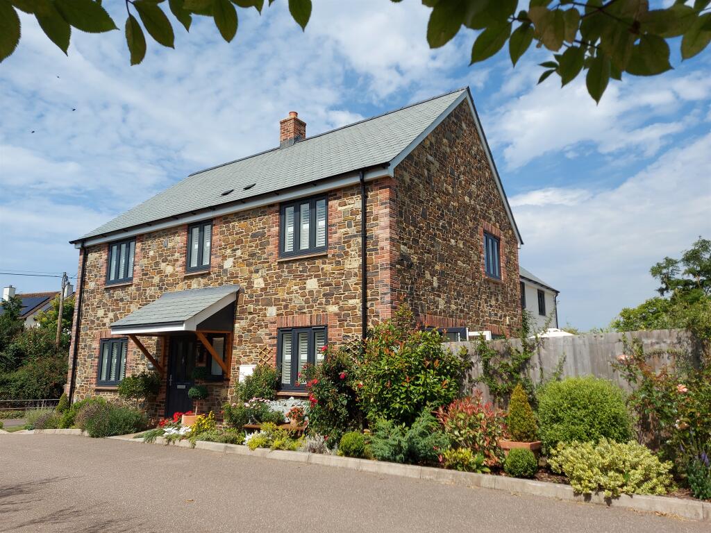 4 bedroom end of terrace house for sale in The Orchard, Minehead, TA24