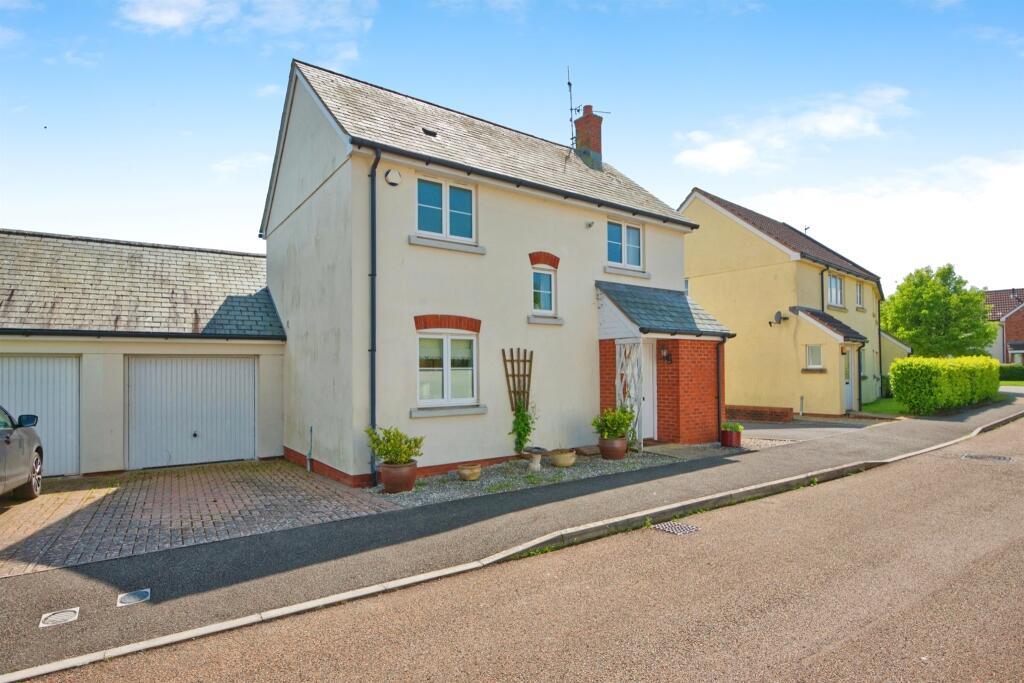 3 bedroom link detached house for sale in Shutgate Meadow, Williton
